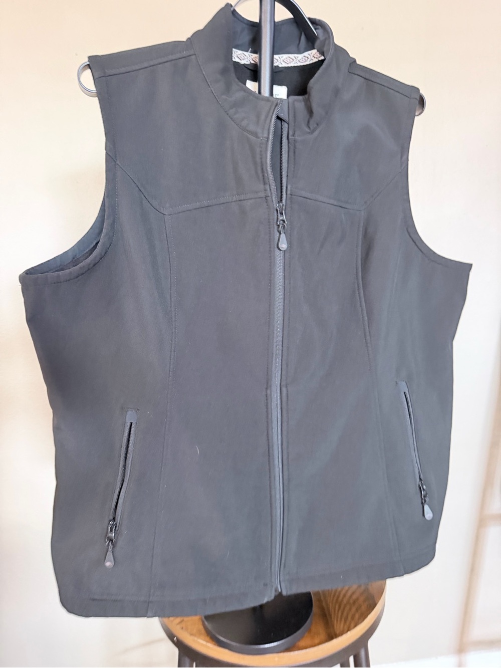 Shyanne Black Zip-Up Softshell Vest